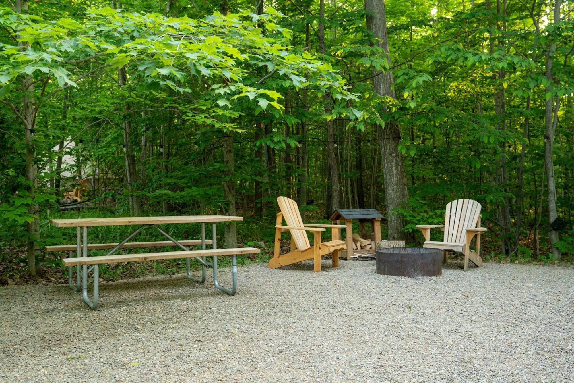 Grotto Getaway Hotell Miller Lake Eksteriør bilde